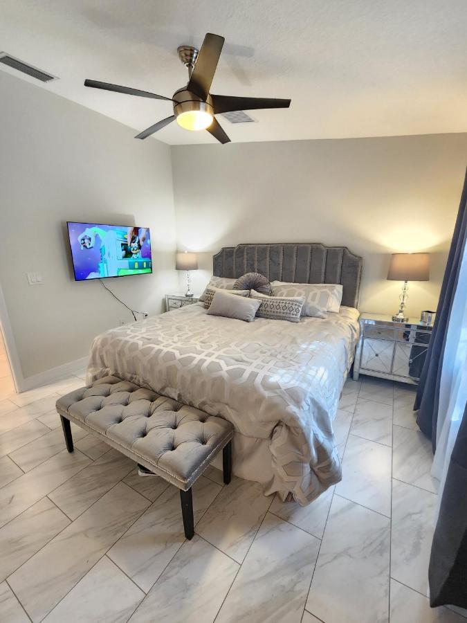 The Villa Orlando@College Park. Sleeps16 Eksteriør billede