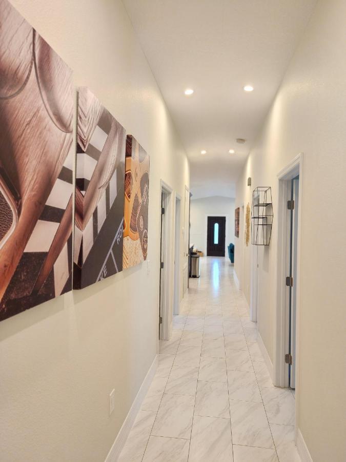 The Villa Orlando@College Park. Sleeps16 Eksteriør billede
