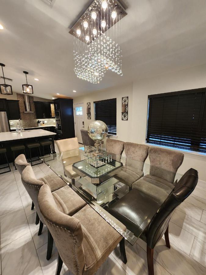 The Villa Orlando@College Park. Sleeps16 Eksteriør billede