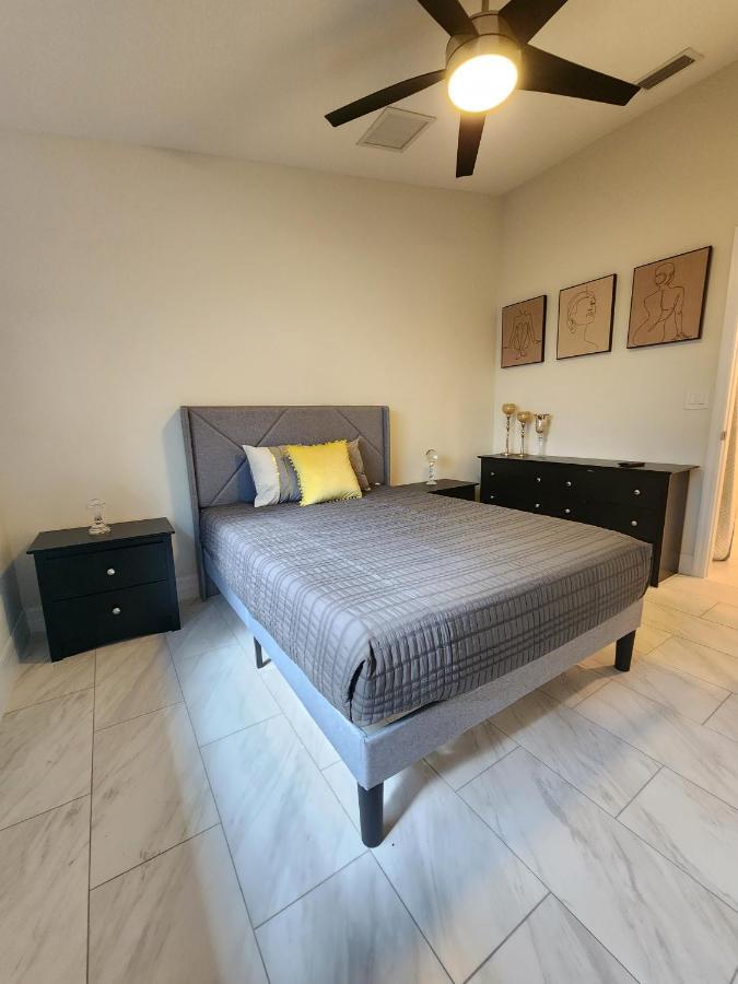 The Villa Orlando@College Park. Sleeps16 Eksteriør billede