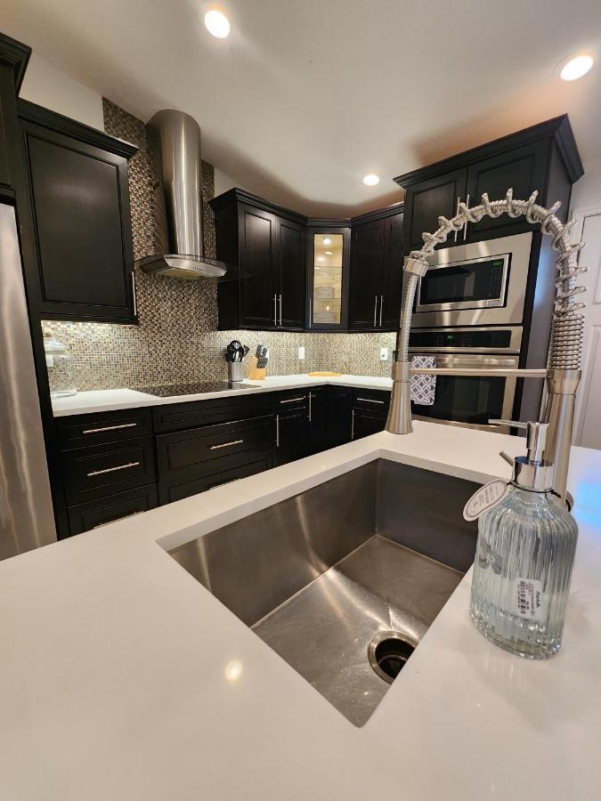 The Villa Orlando@College Park. Sleeps16 Eksteriør billede